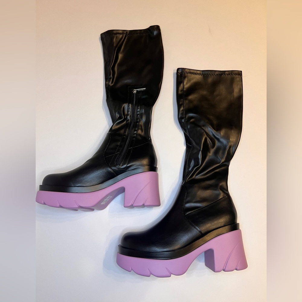 NWT Funky Chunky Lug Boots - Black & Lilac Knee-High Vinyl Platform Boots - Picture 5 of 11